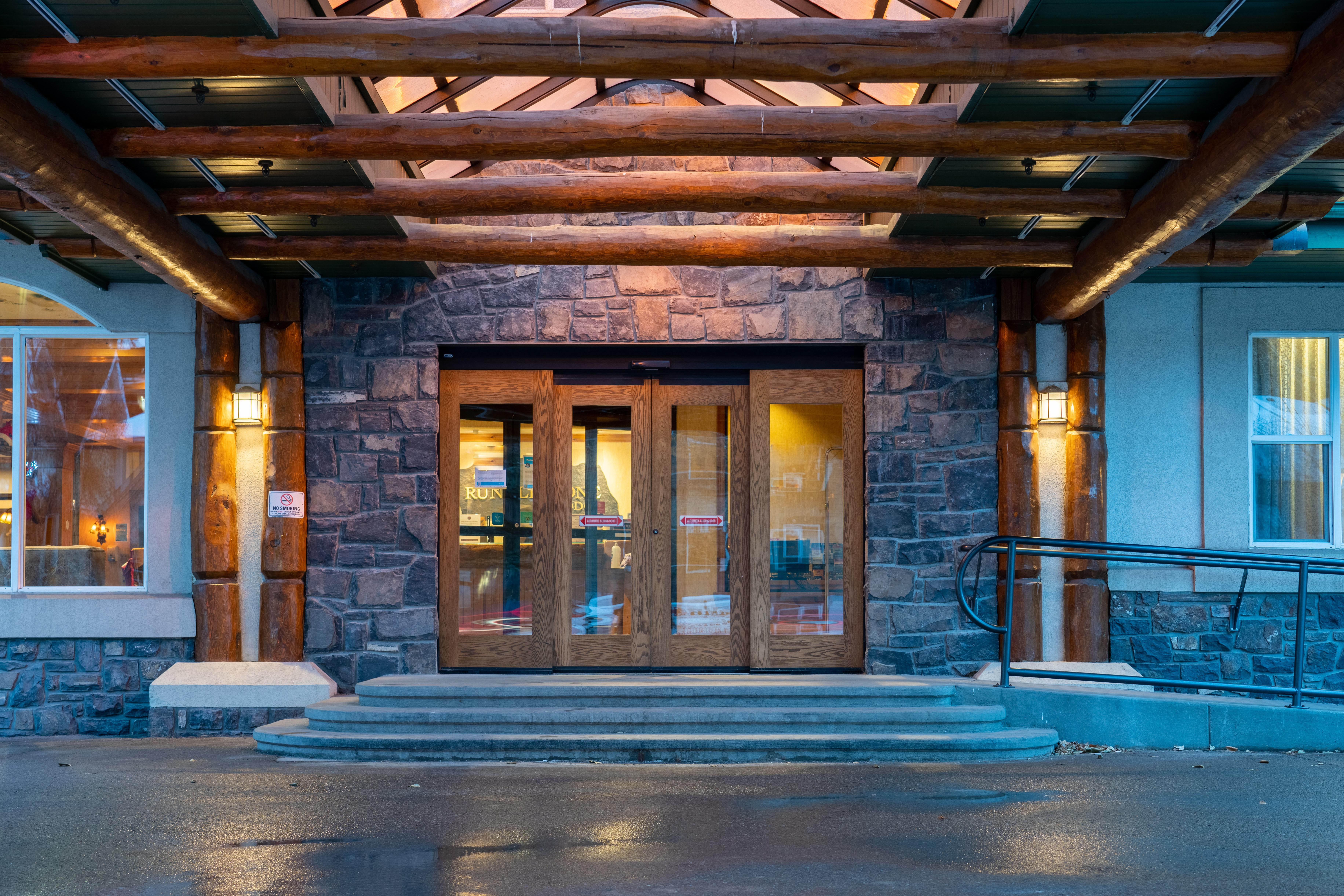 The Rundlestone Lodge Banff Exterior foto